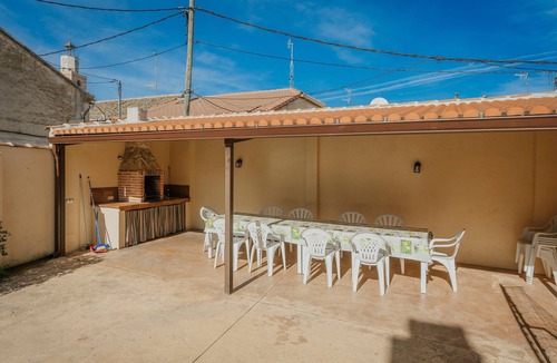 Coca House | Country House 'Los Alisos' with Private Pool, Private Terrace and Wi-Fi