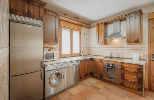 Caballar House | Country House 'Los Molinillos' with Mountain View, Private Terrace and Wi-Fi