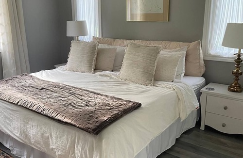 Terra Nova Other | Country House (Main House + Guest House)