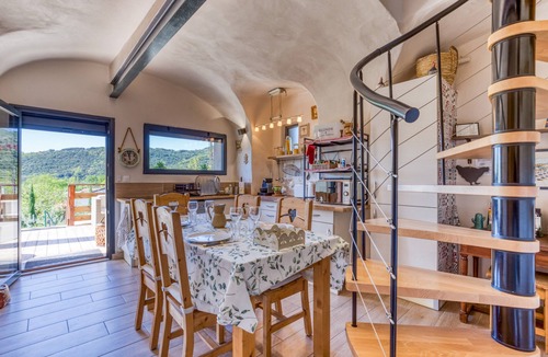 La Tour-Sur-Orb House | Country house 'Maison De Village' with private pool, Wi-Fi and air conditioning
