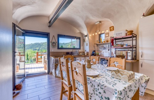 La Tour-Sur-Orb House | Country house 'Maison De Village' with private pool, Wi-Fi and air conditioning