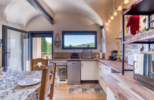 La Tour-Sur-Orb House | Country house 'Maison De Village' with private pool, Wi-Fi and air conditioning