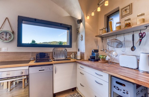 La Tour-Sur-Orb House | Country house 'Maison De Village' with private pool, Wi-Fi and air conditioning