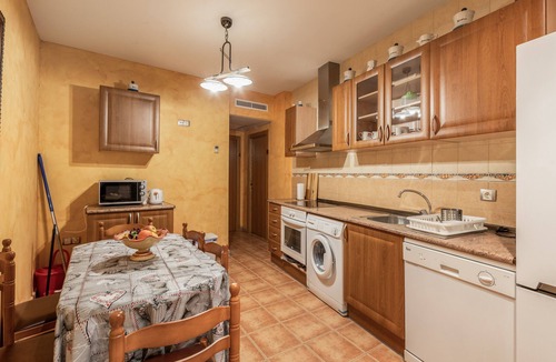 Maluenda House | Country House 'Maluenda' with Wi-Fi and Air Conditioning