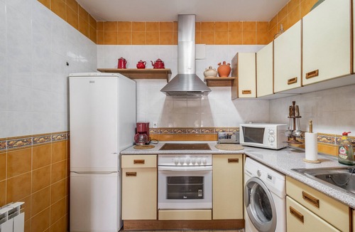 Maluenda House | Country House 'Maluenda' with Wi-Fi and Air Conditioning