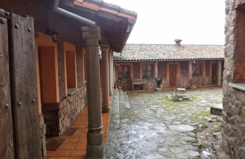 Penacaballera House | Country House 'Mansió De La Plata' with Mountain View, Private Pool and Wi-Fi