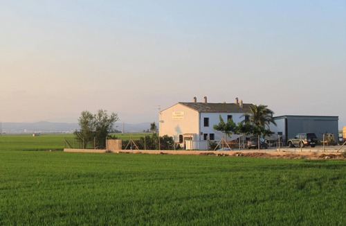 Deltebre House | Country House 'Marisma' with Shared Pool, Wi-Fi and Air Conditioning
