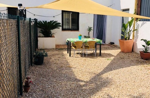 Deltebre House | Country House 'Marisma' with Shared Pool, Wi-Fi and Air Conditioning
