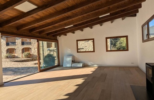 Santa Pau House | Country House 'Mas El Carrer - Baixos' with Mountain View, Shared Pool and Wi-Fi
