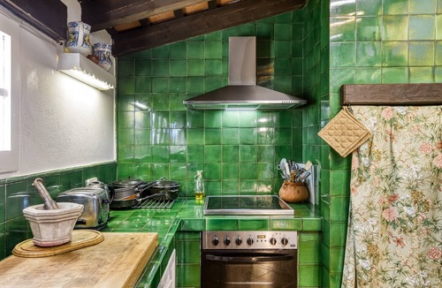 Darnius Apartment | Country House "Masia Mimosa" with Shared Pool, 5 Shared Terraces & Wi-Fi