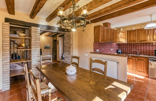 Espolla House | Country House 'Matalí' with Private Terrace, Wi-Fi and Air Conditioning