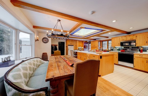 Plymouth House | Country house minutes from Killington and Okemo
