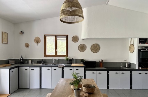 Barbentane Villa | Country house, Montagnette