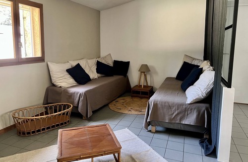 Barbentane Villa | Country house, Montagnette