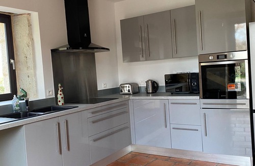 Solomiac House | Country house, park and private pool. Pets allowed