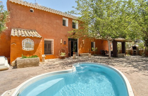 Monovar House | Country House 'Señores Y Tía Juana' with Mountain View, Private Pool and Wi-Fi