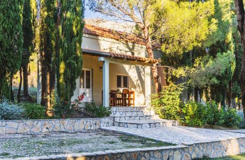 Lovorno Apartment | Country House Uros in Nature with Pool