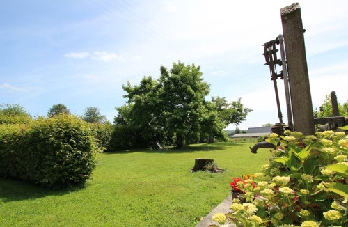Cerisy-la-Salle Cottage | Country House with Fireplace and Pets Allowed