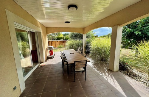 Laroque-Timbaut House | Country house with swimming pool
