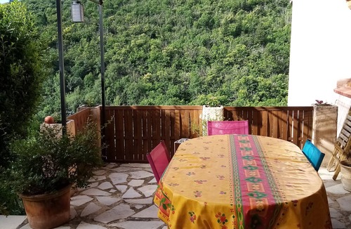 Mars House | Country house with private pool. Sleeps 4. Ideal for hiking.