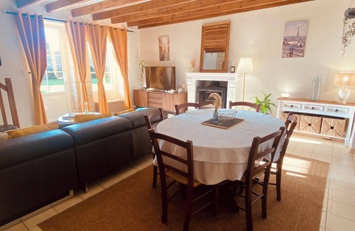 Chasnais House | Country house with private pool 20 min from the ocean
