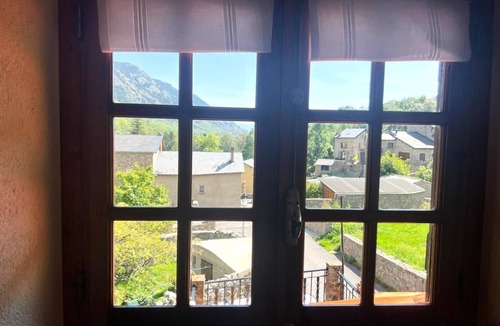 Porta House | Country House with stunning views near Porte-Puymorens and Andorra