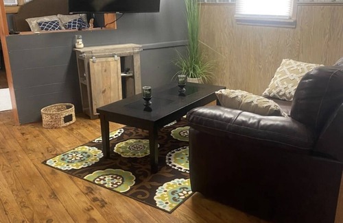 Central Oklahoma City Cabin | Country in the City