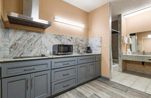 Jamestown Hotel | Country Inn Sonora