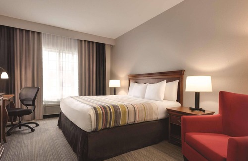Valparaiso Hotel | Country Inn & Suites by Radisson, Valparaiso, IN