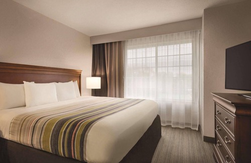 Valparaiso Hotel | Country Inn & Suites by Radisson, Valparaiso, IN