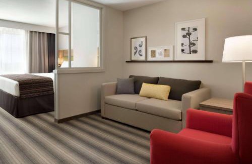 Indianola Hotel | Country Inn & Suites by Radisson, Indianola, IA