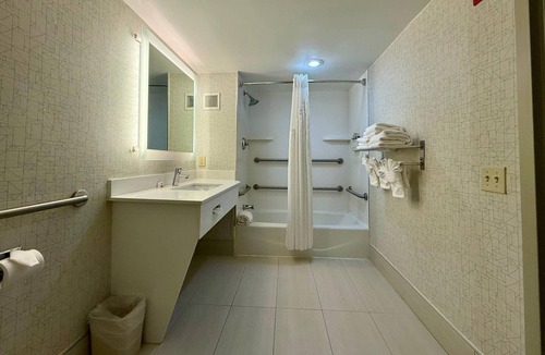 Downtown Albany Hotel | Country Inn & Suites by Radisson, Downtown Albany New York