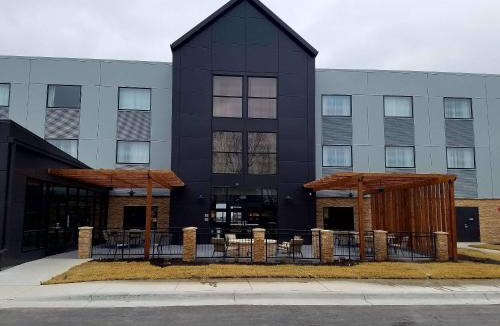 Lawrence Hotel | Country Inn & Suites by Radisson, Lawrence, KS