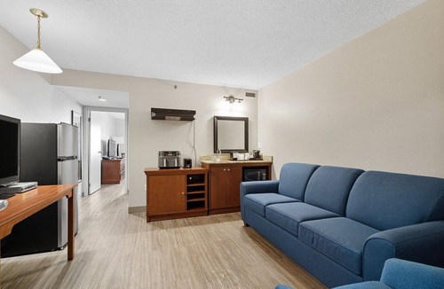 North Industrial Hotel | Country Inn & Suites by Radisson, Saskatoon, SK