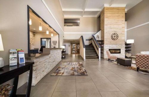 Freeport Hotel | Country Inn & Suites by Radisson, Freeport, IL