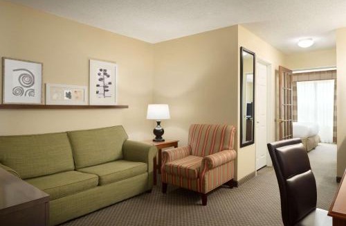 Grinnell Hotel | Country Inn & Suites by Radisson, Grinnell, IA