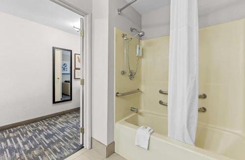 Kenosha Hotel | Country Inn & Suites by Radisson Kenosha - Pleasant Prairie