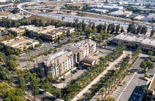 Ontario Hotel | Country Inn & Suites by Radisson, Ontario at Ontario Mills, CA