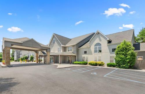 Hollins Hotel | Country Inn & Suites by Radisson, Roanoke, VA