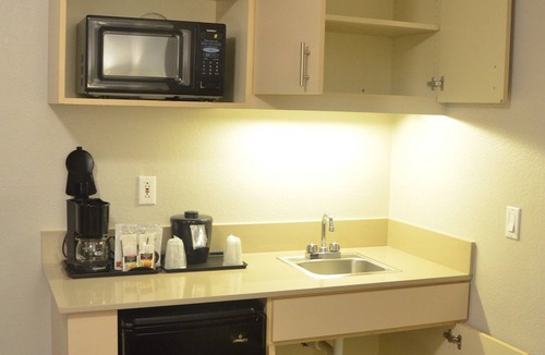 Wells Branch Hotel | Country Inn & Suites by Radisson, Austin North (Pflugerville), TX