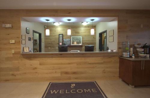 Moline Hotel | Country Inn & Suites by Radisson, Moline Airport