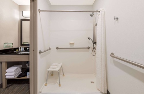 Wichita Hotel | Country Inn & Suites by Radisson, Wichita East, KS