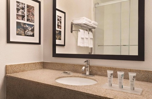 Eagan Hotel | Country Inn & Suites by Radisson, Eagan, MN