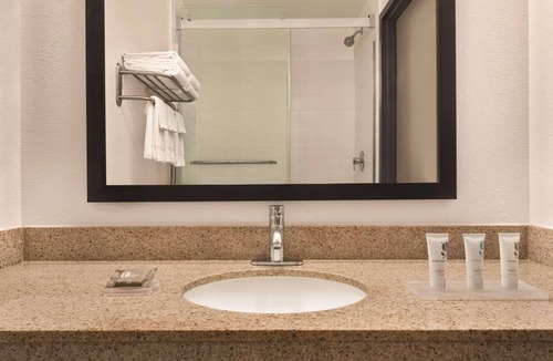 Eagan Hotel | Country Inn & Suites by Radisson, Eagan, MN