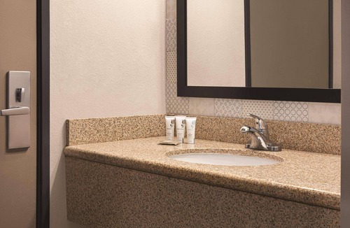 Dunn Hotel | Country Inn & Suites by Radisson, Dunn I-95