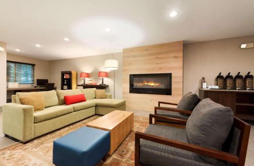 Cedar Rapids Hotel | Country Inn & Suites by Radisson, Cedar Rapids Airport, IA