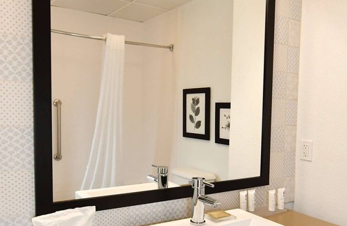 Mount Morris Hotel | Country Inn & Suites by Radisson, Mount Morris, NY