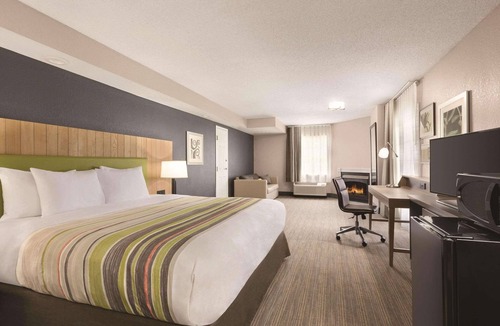 Gatlinburg - Pigeon Forge Hotel | Country Inn & Suites by Radisson, Pigeon Forge South, TN