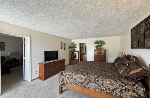 New Llano Hotel | Country Inn