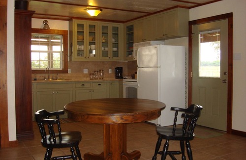 Seguin House | Country life just minutes from New Braunfels, San Marcos or Seguin.